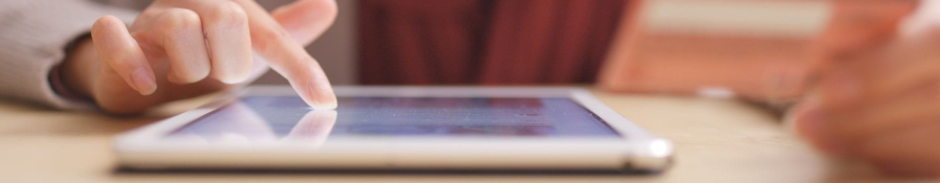 tablet-scrolling tablet-scrolling